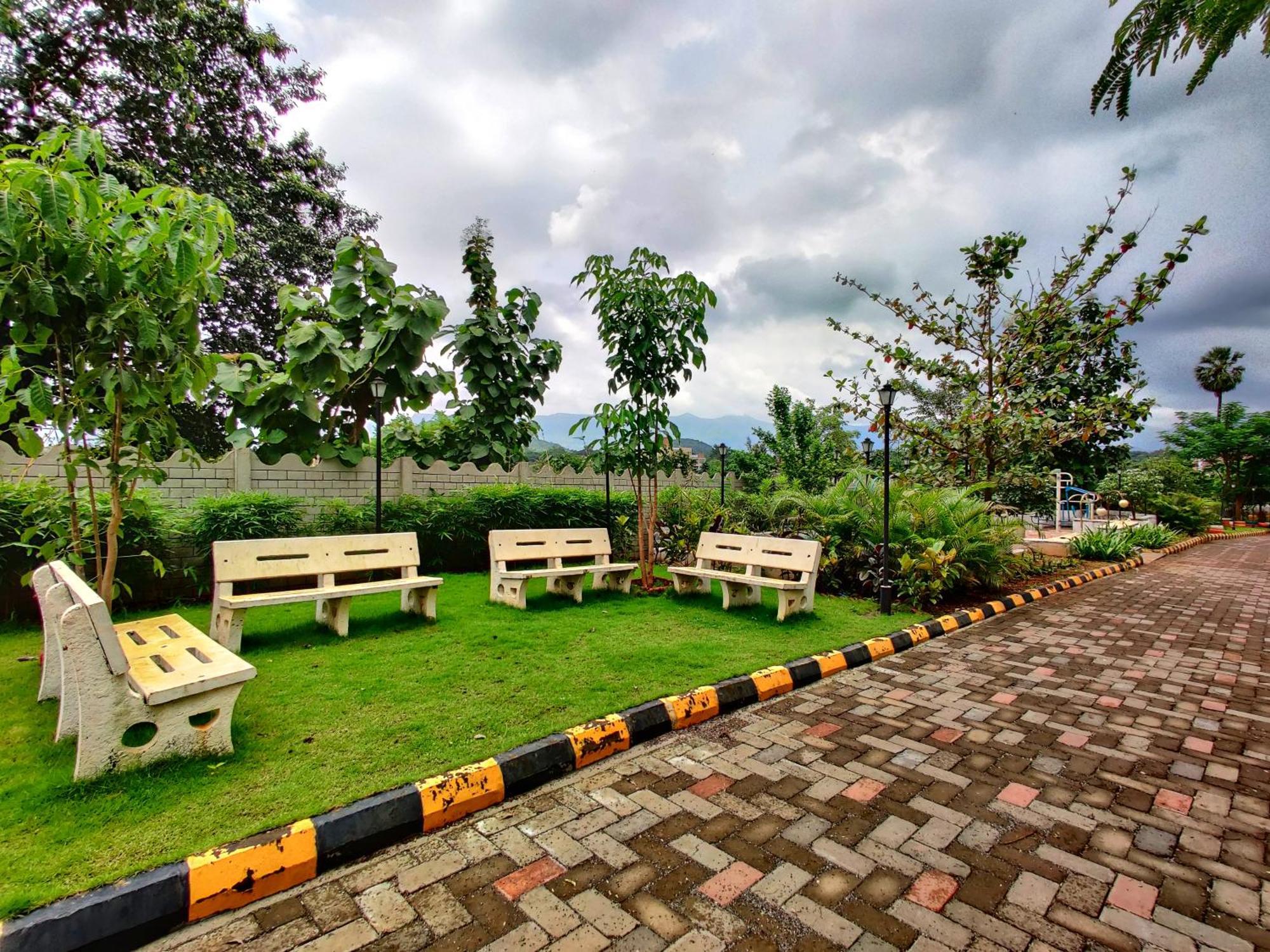 Pushpam Sanskruti Resort Karjat - A Pure Veg Resort Dhamni Ngoại thất bức ảnh