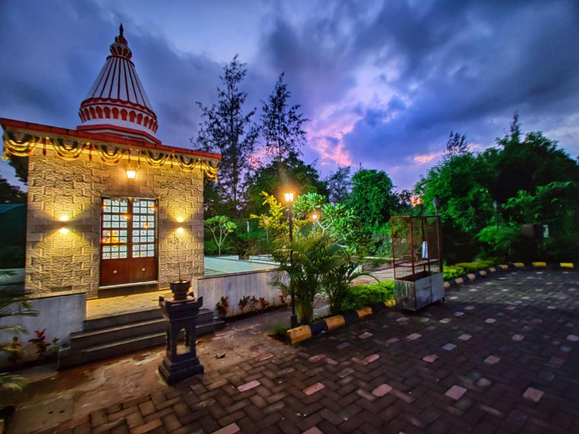 Pushpam Sanskruti Resort Karjat - A Pure Veg Resort Dhamni Ngoại thất bức ảnh