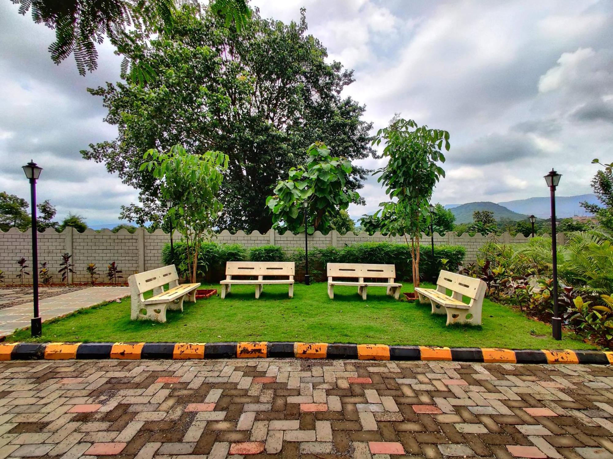 Pushpam Sanskruti Resort Karjat - A Pure Veg Resort Dhamni Ngoại thất bức ảnh