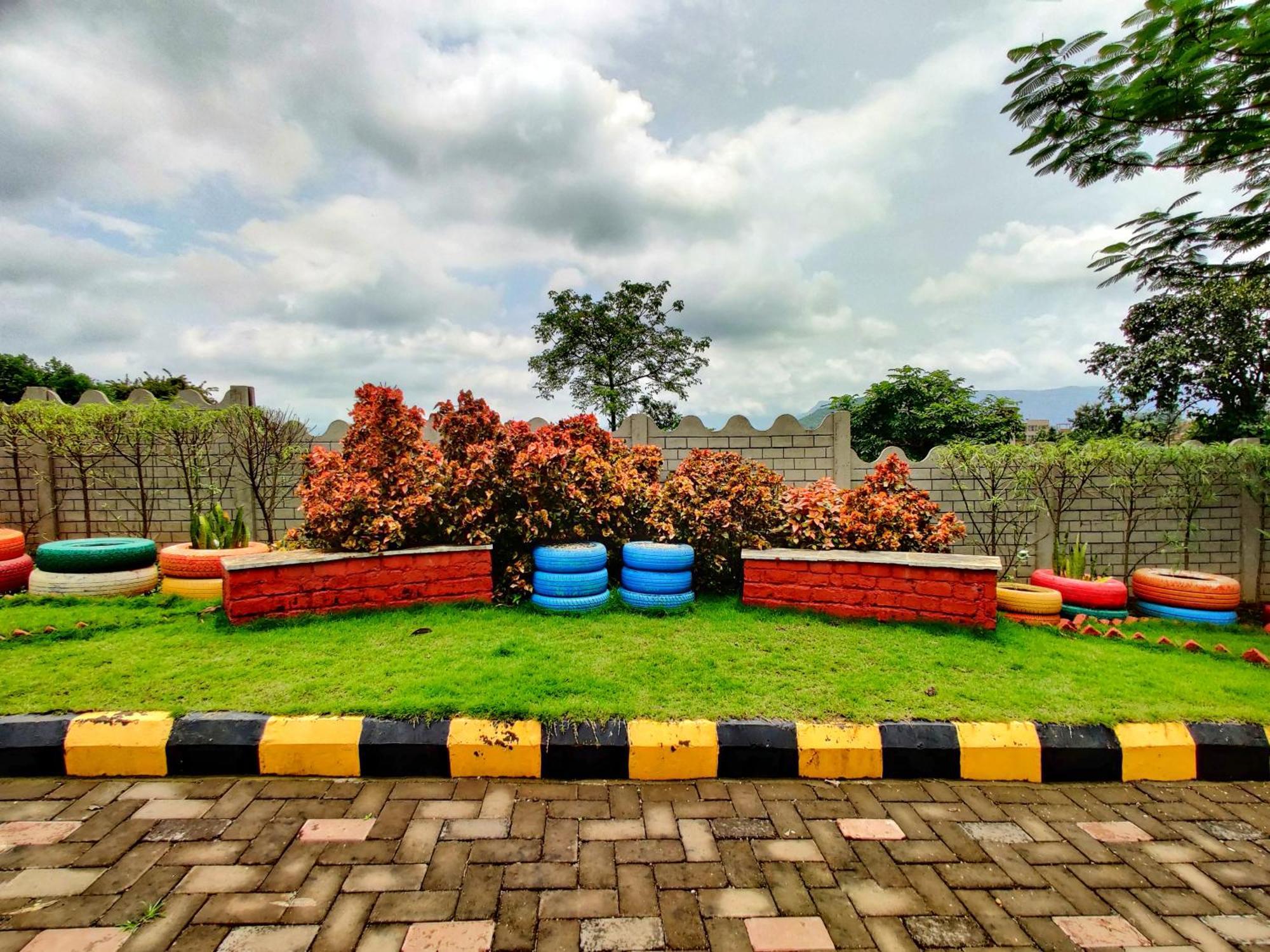 Pushpam Sanskruti Resort Karjat - A Pure Veg Resort Dhamni Ngoại thất bức ảnh