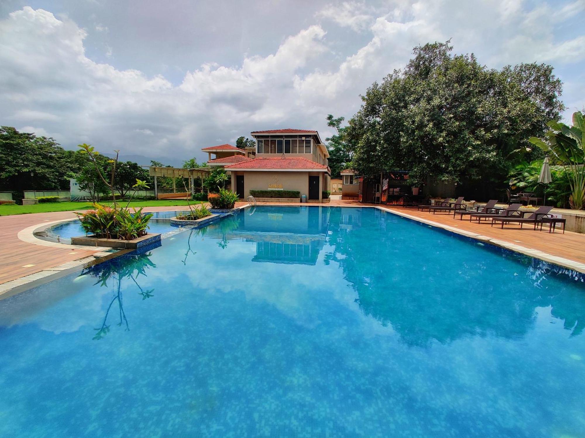Pushpam Sanskruti Resort Karjat - A Pure Veg Resort Dhamni Ngoại thất bức ảnh